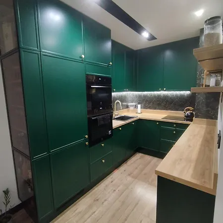 Z Ogrodem Camelia Rumia