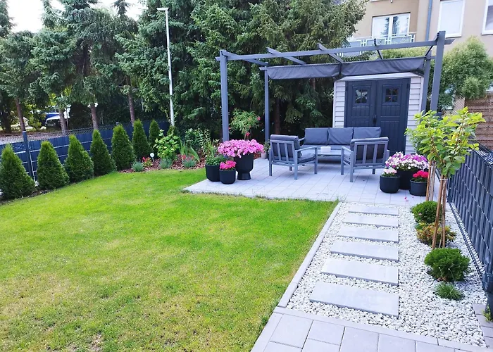 Lägenhet Z Ogrodem Camelia Rumia